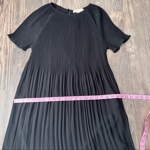 Michael Michael Kors Black Pleated Short Sleeve Dress - Picture 10 of 11